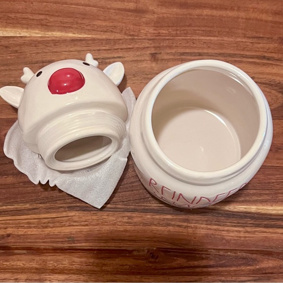 Rae Dunn Small Ceramic REINDEER SNACKS Canister Jar White/Red - Picture 9 of 12